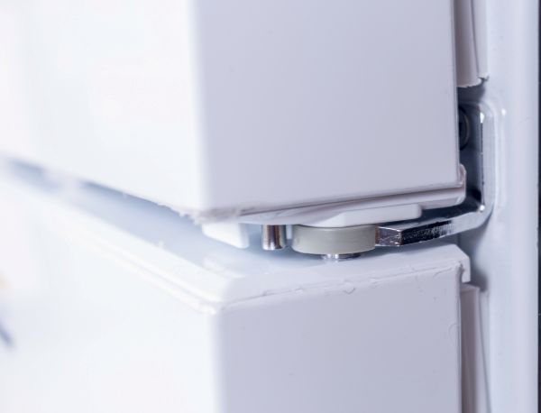 Refrigerator Hinge Repair